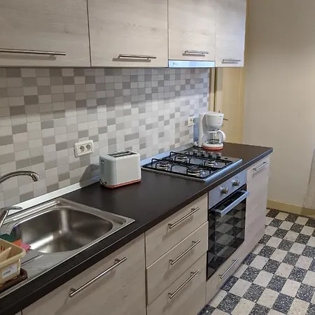 Apartment Cristian Near Old Town *